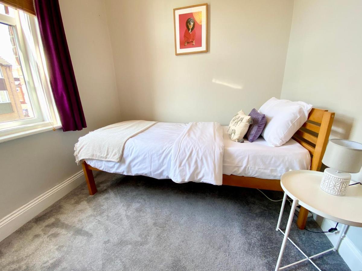 8 Margaret Road, Apartment