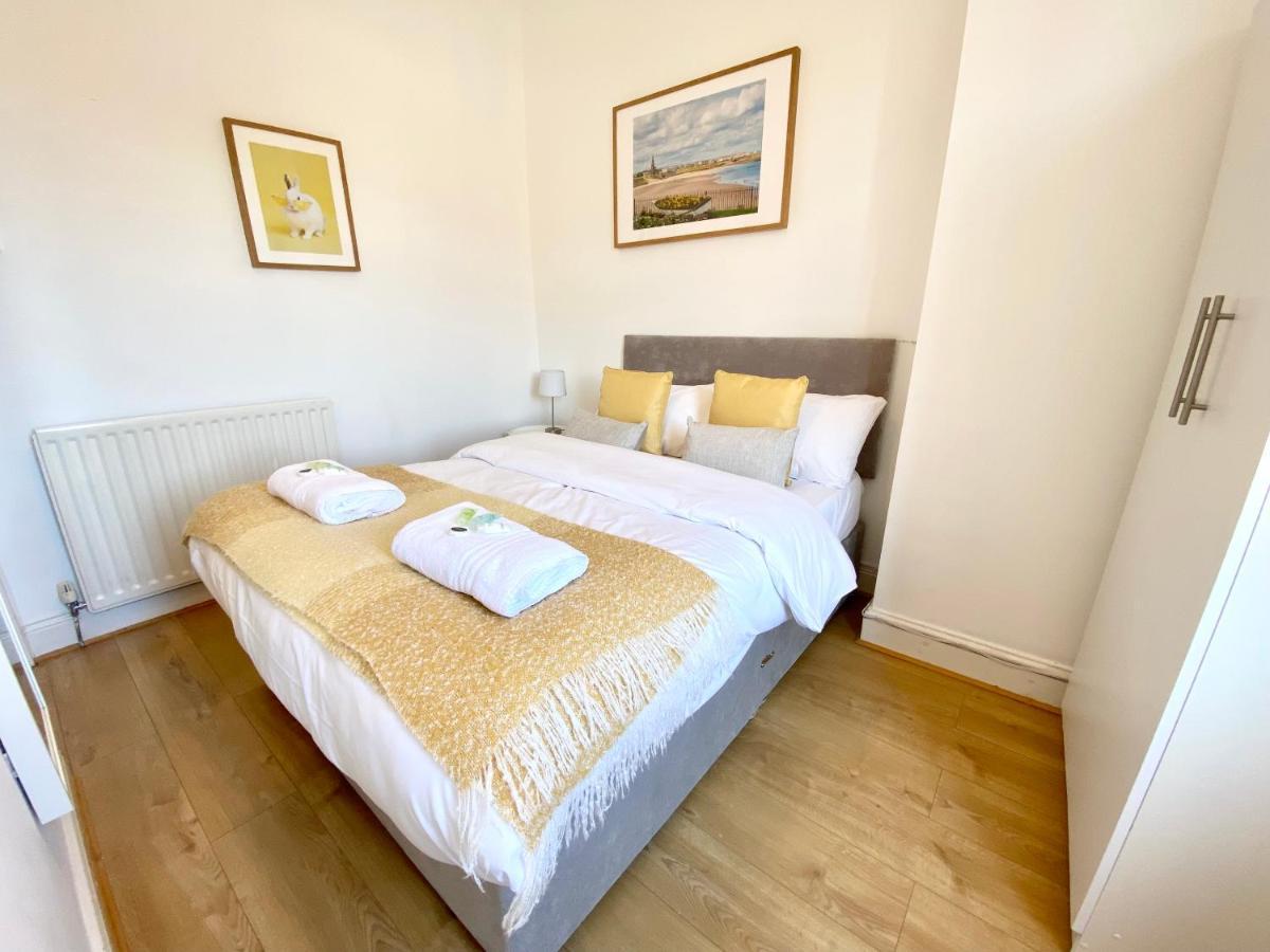 8 Margaret Road, * Whitley Bay