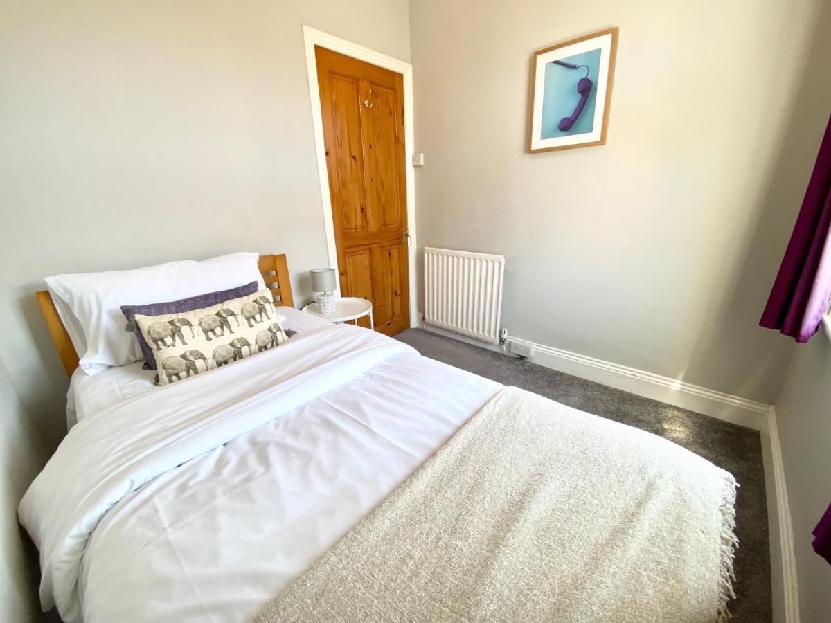 8 Margaret Road, * Whitley Bay